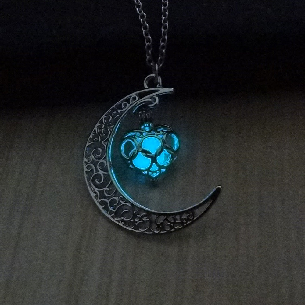Glowing love pendant necklace