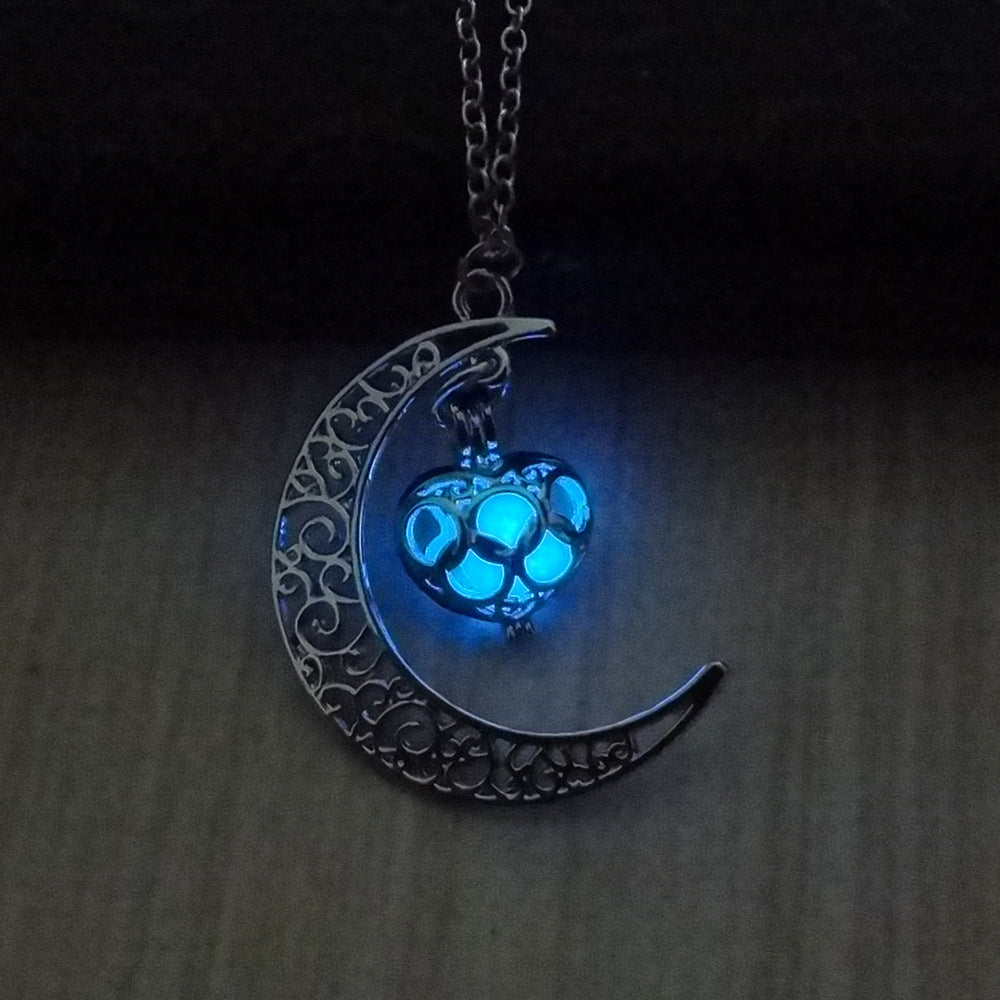 Glowing love pendant necklace